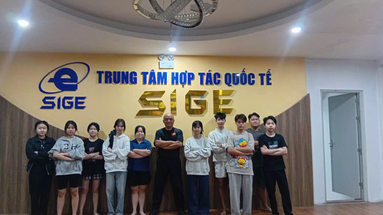 Đội ngũ chuyên gia SIGE gặp gỡ đối tác